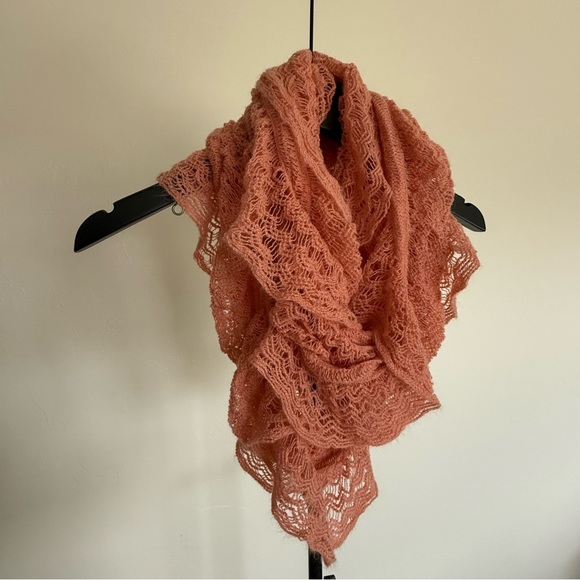 💜 Dusty Rose Lace Infinity Scarf Lightweight - Picture 4 of 6